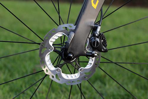 tighten disc brakes on mountain bike